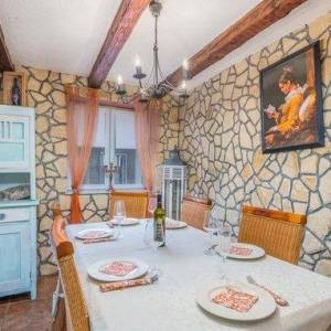 OTOK KRK, okolica Šila - Kamena kuća s bazenom