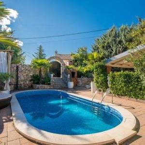 OTOK KRK, okolica Šila - Kamena kuća s bazenom