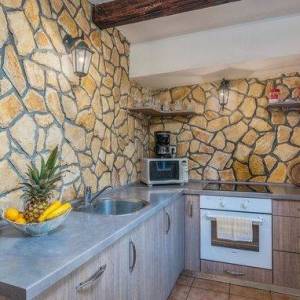 OTOK KRK, okolica Šila - Kamena kuća s bazenom