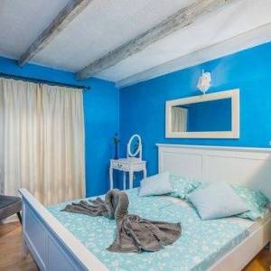 OTOK KRK, okolica Šila - Kamena kuća s bazenom