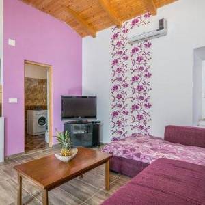 OTOK KRK, okolica Šila - Kamena kuća s bazenom