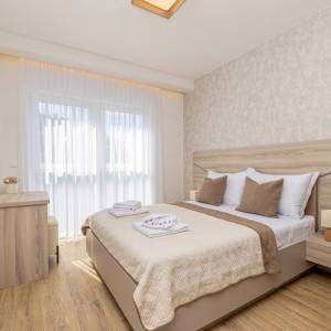 OTOK KRK, OMIŠALJ - Moderna dvoja kuća s bazenom