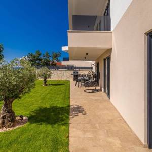 OTOK KRK, OMIŠALJ - Moderna dvoja kuća s bazenom