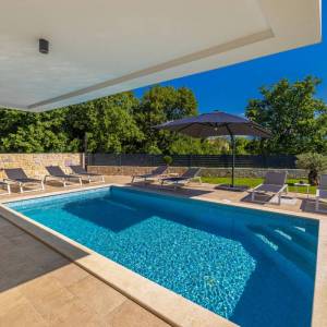 OTOK KRK, OMIŠALJ - Moderna dvoja kuća s bazenom