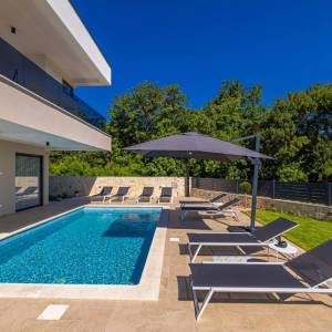 OTOK KRK, OMIŠALJ - Moderna dvoja kuća s bazenom