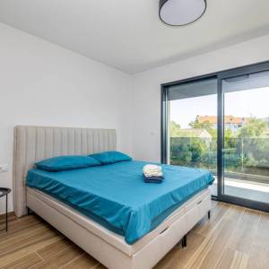 OTOK KRK, PORAT - Dvoetažni apartman s bazenom