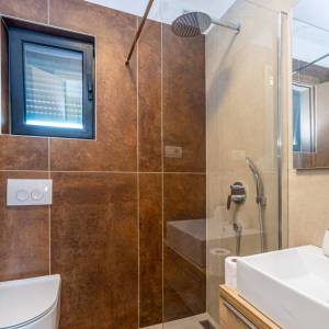 OTOK KRK, PORAT - Dvoetažni apartman s bazenom