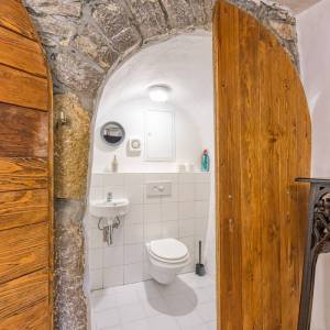 OTOK KRK - Prekrasno imanje s dvije kamene kuće