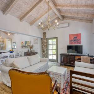 OTOK KRK - Prekrasno imanje s dvije kamene kuće