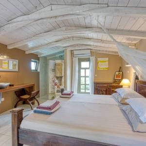 OTOK KRK - Prekrasno imanje s dvije kamene kuće