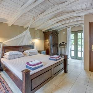 OTOK KRK - Prekrasno imanje s dvije kamene kuće