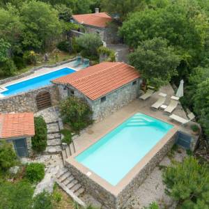 OTOK KRK - Prekrasno imanje s dvije kamene kuće