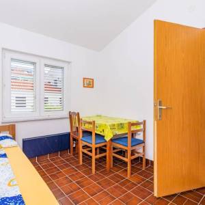 OTOK KRK, PUNAT - Kuća prvi red do mora