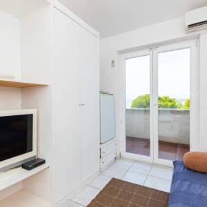 OTOK KRK, PUNAT - Kuća prvi red do mora