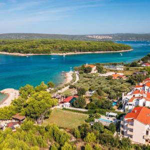 OTOK KRK, PUNAT - Kuća prvi red do mora
