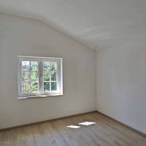 OTOK KRK, RISIKA - Dvojna kamena kuća s bazenom