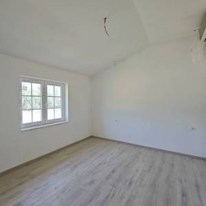 OTOK KRK, RISIKA - Novogradnja! Prostrana dvojna kamena kuća s bazenom