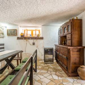 OTOK KRK, RISIKA - Šarmantna kuća s bazenom i jacuzzijem