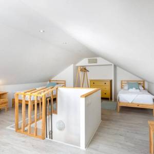 OTOK KRK, RISIKA - Šarmantna kuća s bazenom i jacuzzijem