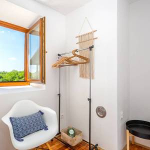 OTOK KRK, RISIKA - Šarmantna kuća s bazenom i jacuzzijem