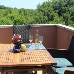 OTOK KRK - Rustikalna kuća s bazenom