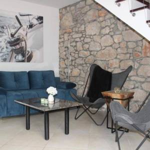 OTOK KRK - Rustikalna kuća s bazenom