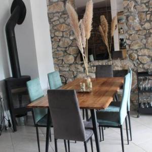 OTOK KRK - Rustikalna kuća s bazenom