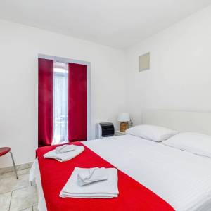 OTOK KRK - Samostojeća kuća s bazenom