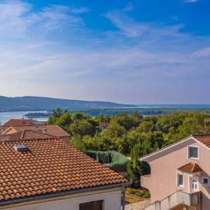 OTOK KRK - Samostojeća kuća s bazenom