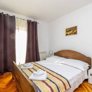 OTOK KRK - Samostojeća kuća s bazenom