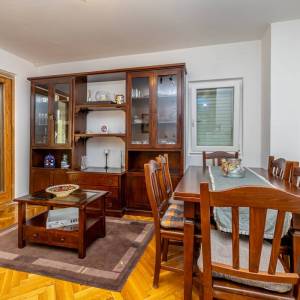 OTOK KRK - Samostojeća kuća s bazenom