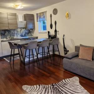 OTOK KRK, ŠILO - Apartman s okućnicom i bazenom