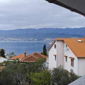 OTOK KRK, ŠILO - Dvosobni apartman blizu mora na drugom katu