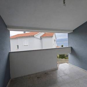 OTOK KRK, ŠILO - Dvosobni apartman blizu mora na drugom katu