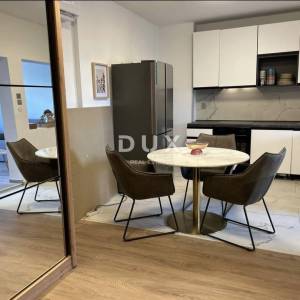 OTOK KRK, ŠILO - Renovirana samostojeća kuća s okućnicom u blizini pješčane plaže s potencijalom gradnje dodatnog kata!