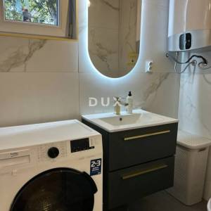 OTOK KRK, ŠILO - Renovirana samostojeća kuća s okućnicom u blizini pješčane plaže s potencijalom gradnje dodatnog kata!