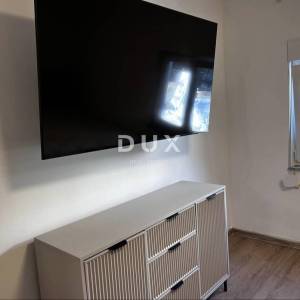 OTOK KRK, ŠILO - Renovirana samostojeća kuća s okućnicom u blizini pješčane plaže s potencijalom gradnje dodatnog kata!