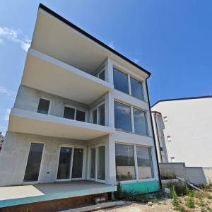 OTOK KRK, ŠILO - Stan u prizemlju 100 metara od mora