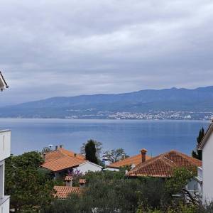 OTOK KRK, ŠILO - Trosobni apartman blizu mora na drugom katu