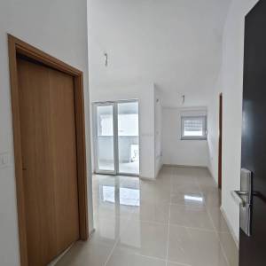 OTOK KRK, ŠILO - Trosobni apartman blizu mora na drugom katu