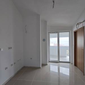 OTOK KRK, ŠILO - Trosobni apartman blizu mora na drugom katu