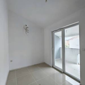 OTOK KRK, ŠILO - Trosobni apartman blizu mora na drugom katu