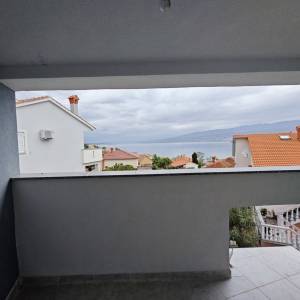 OTOK KRK, ŠILO - Trosobni apartman blizu mora na drugom katu