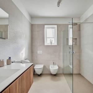 OTOK KRK, šire područje grada Krka – Ekskluzivna vila s bazenom na mirnoj lokaciji