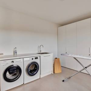 OTOK KRK, šire područje grada Krka – Ekskluzivna vila s bazenom na mirnoj lokaciji