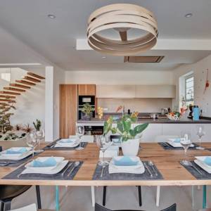 OTOK KRK, šire područje grada Krka – Ekskluzivna vila s bazenom na mirnoj lokaciji