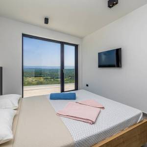 OTOK KRK, šire područje grada Krka - Luksuzna vila s panoramskim pogledom na prirodu