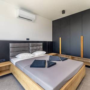 OTOK KRK, šire područje grada Krka - Luksuzna vila s panoramskim pogledom na prirodu