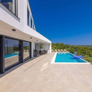 OTOK KRK, šire područje grada Krka - Luksuzna vila s panoramskim pogledom na prirodu