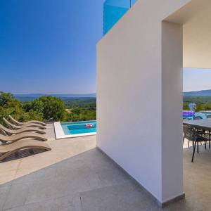 OTOK KRK, šire područje grada Krka - Luksuzna vila s panoramskim pogledom na prirodu